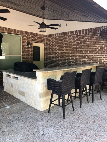 tx-outdoor-sitting-area