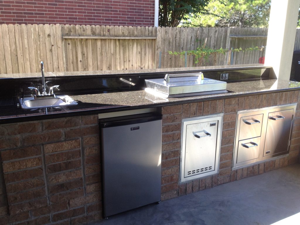 vimal-patel-outdoor-kitchen-complete-up-close